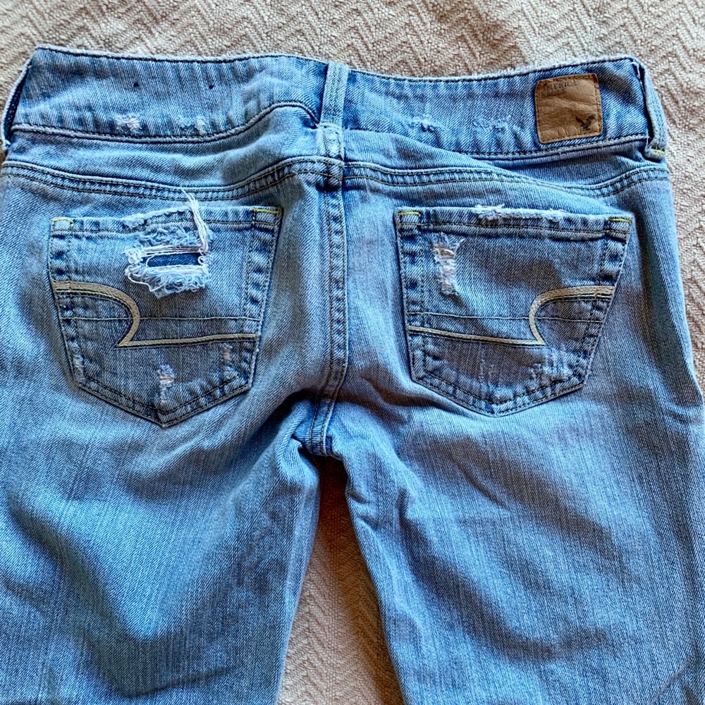 American Eagle Distressed Capris - Picture 3 of 5